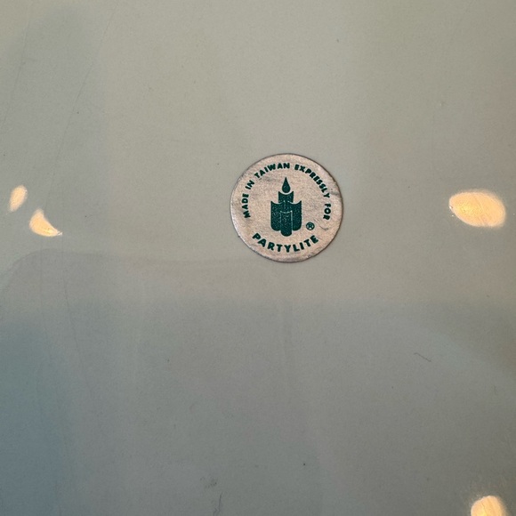 PartyLite 3-WICK 7.5" Cream Candle Holder - Picture 3 of 3